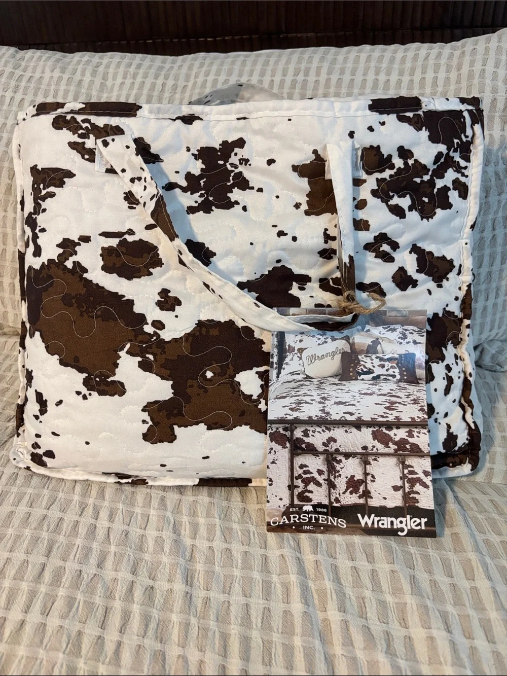 Wrangler White and Brown Cowhide-Pattern Quilted Comforter Set